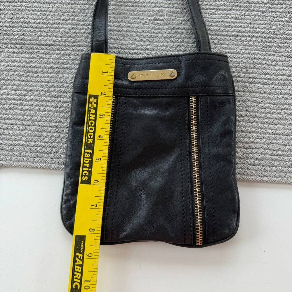 Michael Kors Moxley Black Leather Zipper Detail Crossbody Bag Purse